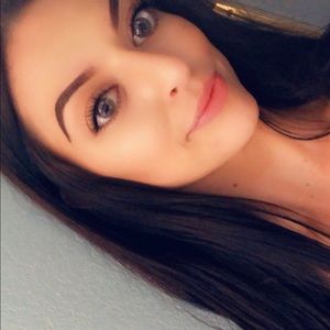 Meet your Posher, Courtney